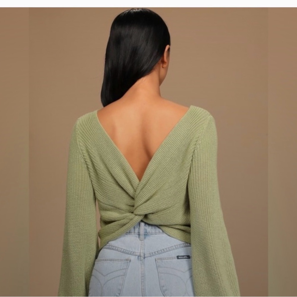Lulu's Sage Green Twist-Back Sweater